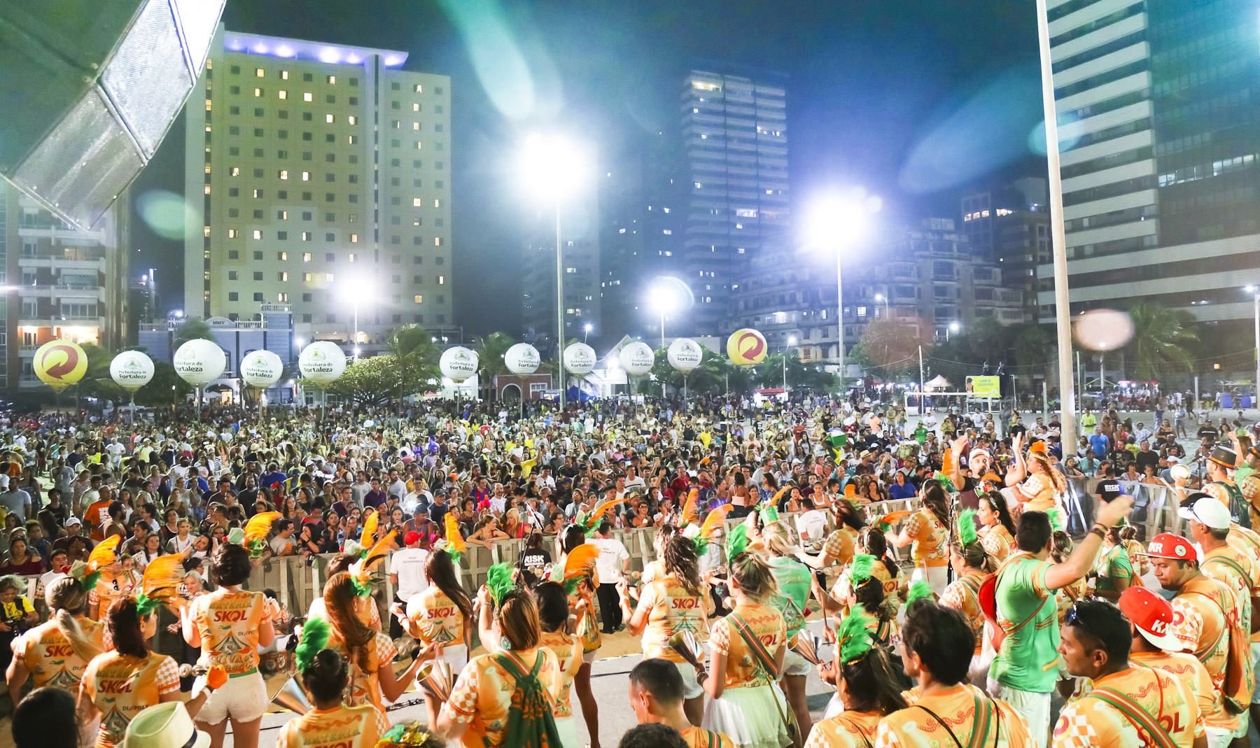 bloco unidos da cachorra no palco do Aterrinho